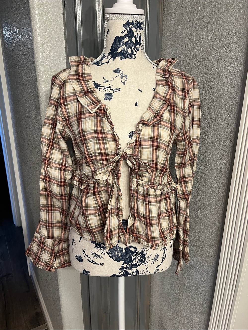 American Eagle Outfitters Plaid Ruffle Tie-Front Top - Cream & Brown